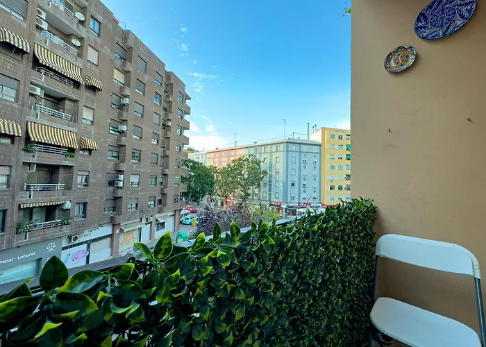 Rooms In Valencia Great Location In Shared Apartment