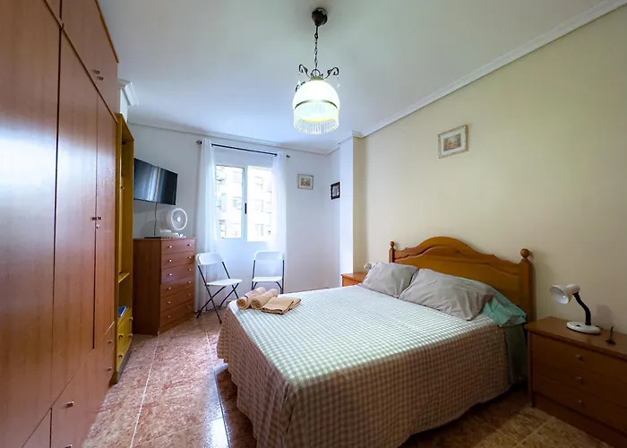 Rooms In Valencia Great Location In Shared Apartment